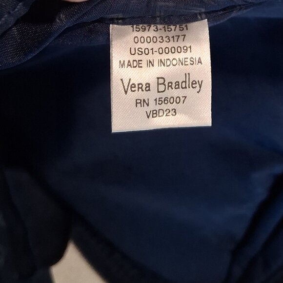 Vera Bradley Blush & Brush Makeup Case in Steel Blue Medallion - Picture 4 of 16